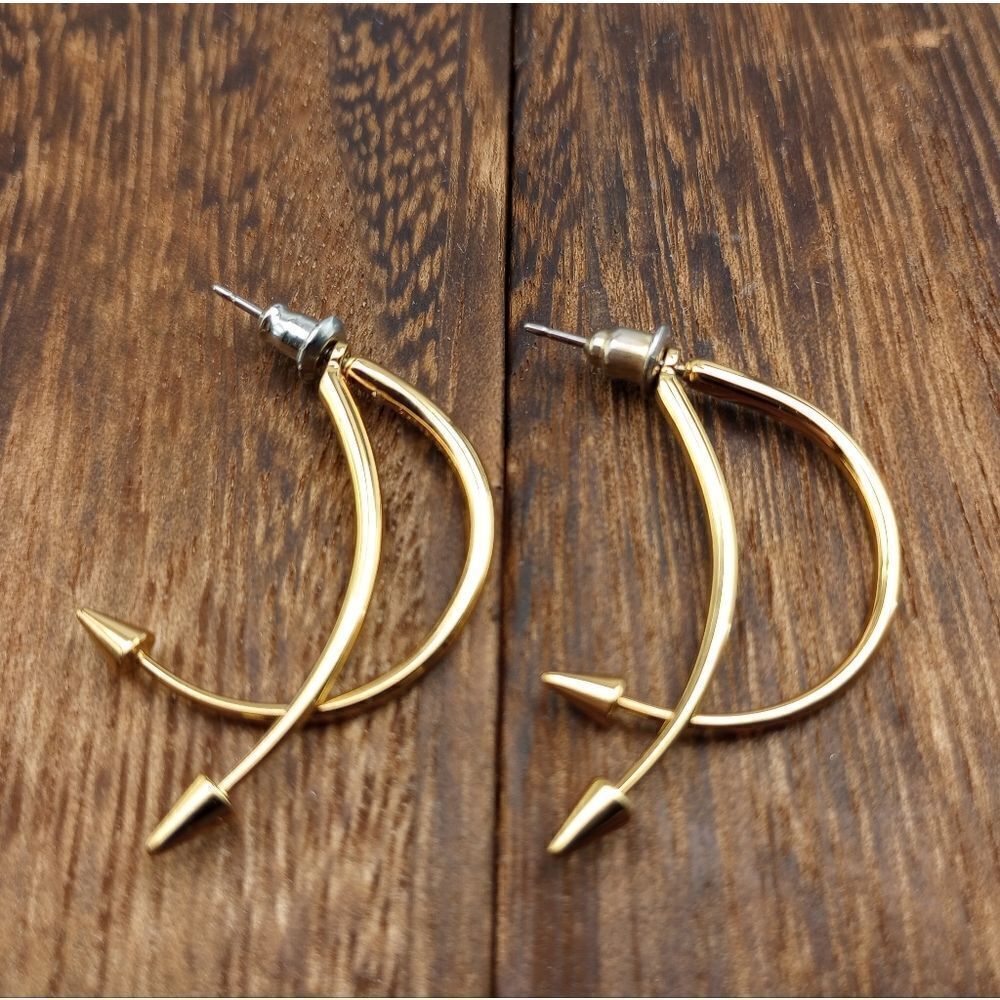 The devils horn earrings E220